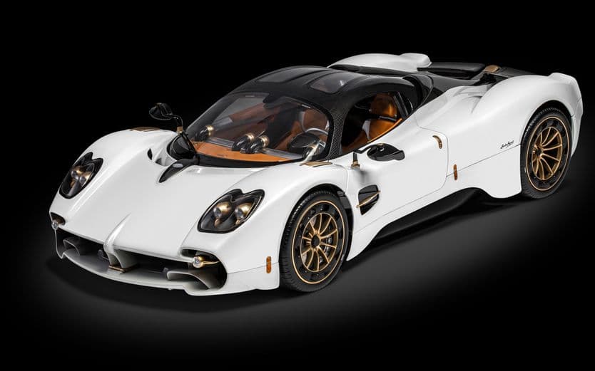 Pagani Utopia Coupé - Bianco Perla - 1:8 Scale Kit
