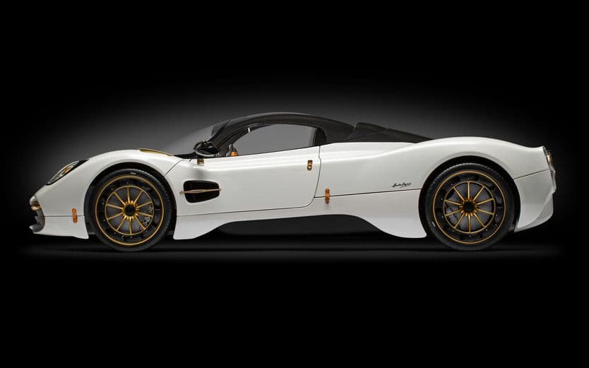 Pagani Utopia Coupé - Bianco Perla - 1:8 Scale Kit