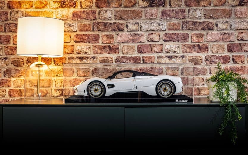 Pagani Utopia Coupé - Bianco Perla - 1:8 Scale Kit